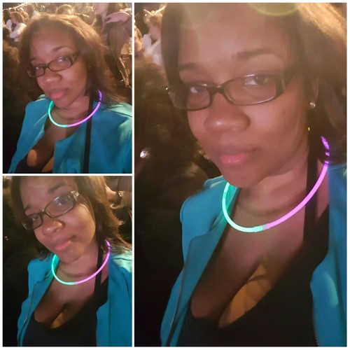 missbuttercupifurnasty:  Freezing, waiting on Beyonce last night 