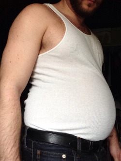 inkedbearfeeder:  losemybreath4444:  Nothing like a white undershirt to make u look fat  Ummm could also be the fat making you look fat, you big sexy bear! 