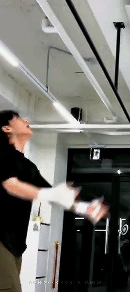 Jungkook Doing Pull-up For Anon