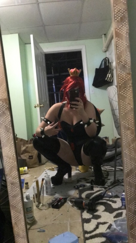 All I gotta do now is style the wig! This was work!! I decided to take off the poofy skirt for the final costume, I wasn’t happy with how it took away from my shape 