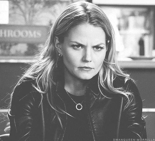whiteknightswan:   when I’m staring at a girl and she thinks I’m hating but really