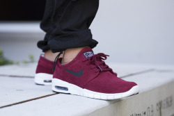 hypedc:  Nike SB Janoski Max Suede now available.