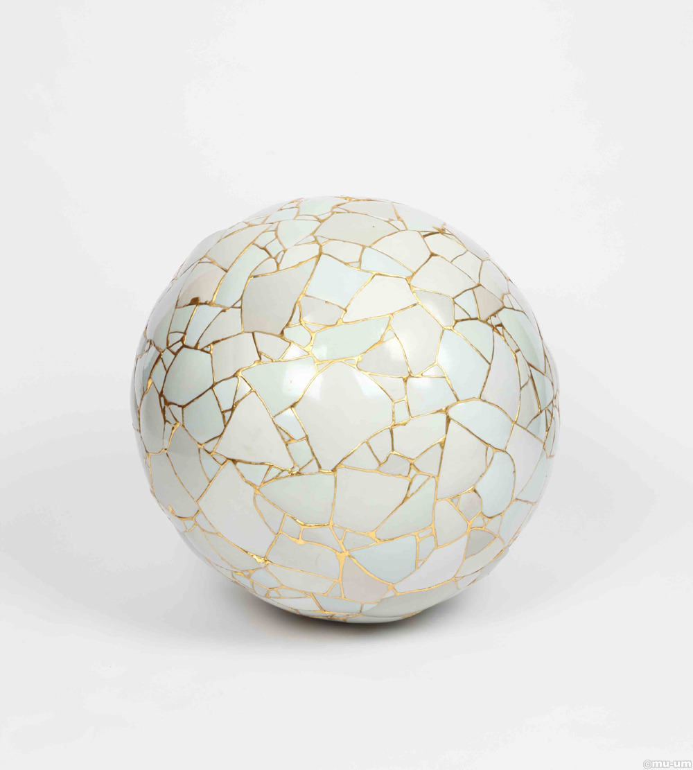 myampgoesto11:  Yee Sookyung: Translated Vases  reconstructed ceramic fragments 