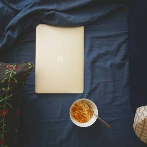 How I’m officially starting my day. Breakfast and laptop time in bed. I rarely eat anything be