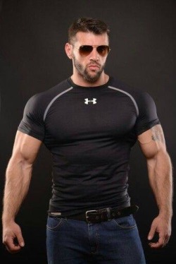 alphamusclehunks:  SEXY, LARGE and IN CHARGE. Alpha Muscle Hunks.http://alphamusclehunks.tumblr.com/archive