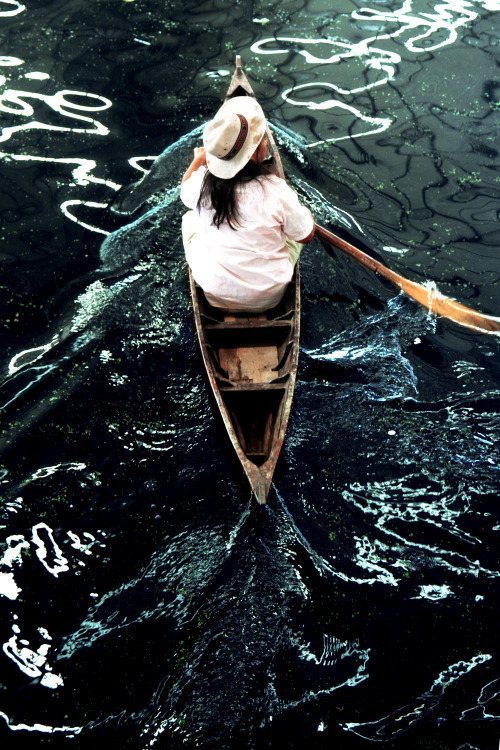 original-photographers: karolinagolis - Floating away Amazing how surreal this looks