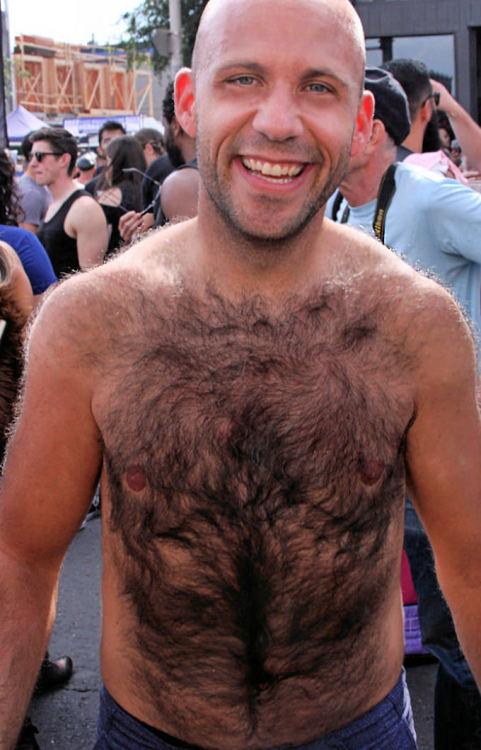 luckyhairy-blog: Wow What a handsome bald headed gorilla/bear, cleanshaven but with a few days growt