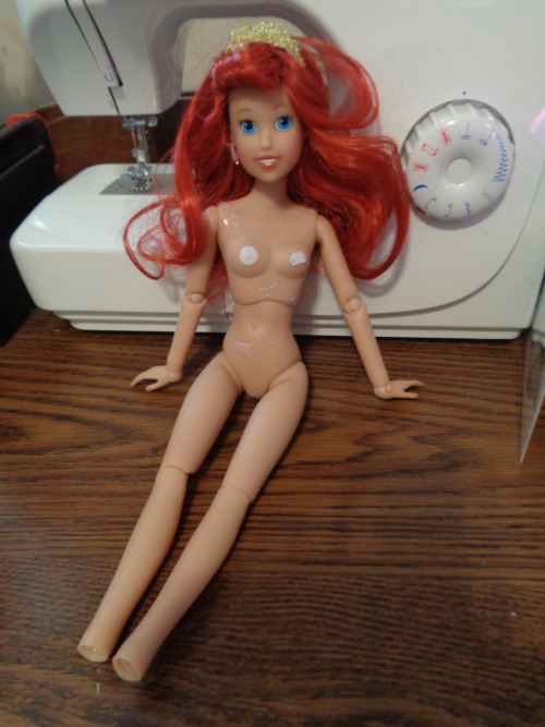 queenofsquids:sleepytoycollection:so I found this lovely lady thrifting today, but I don’t rea