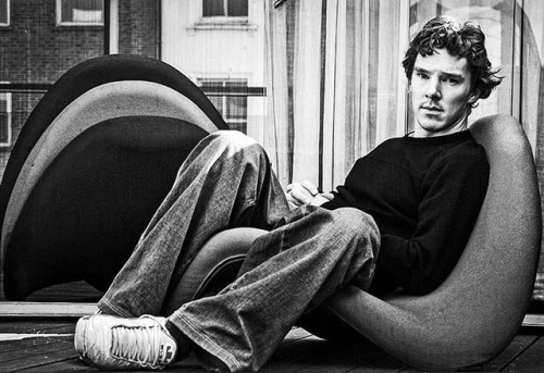 cumberbatch-daily:Unseen picture of Benedict during a photoshoot