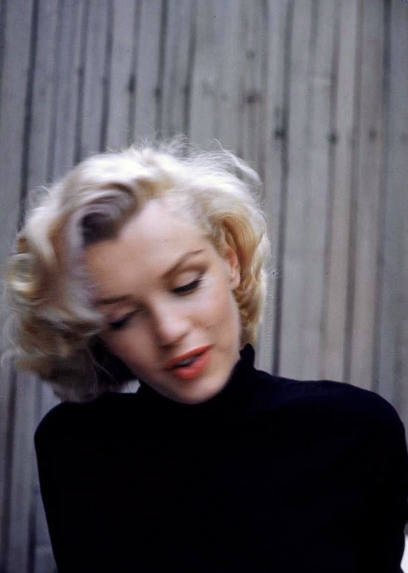 weirdlandtv:Marilyn Monroe photographed by Alfred Eisenstaedt in 1953.(I’ve featured alternates from this session before.)