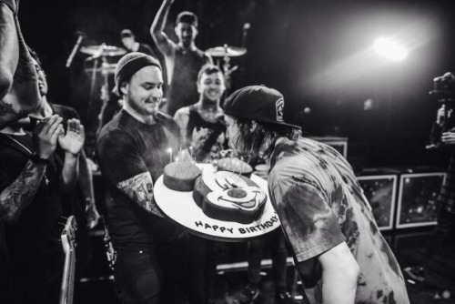 ptv-daily:  @piercethevic: “Coolest cake I’ve ever seen!! Thanks for the bday love! // photo: ashleyosborn”