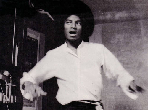 young-michaels-afro: Michael Jackson at his Encino home 1978