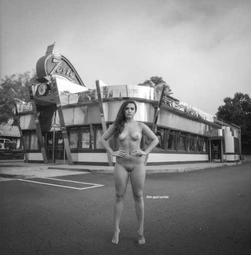 blueeyesbigbones:  film-god:  ATLANTAPhotographed by Q. OliverHasselblad 500c/m + Carl Zeiss 80mm Planar T* + Ilford Pan F+ & Ilford HP5  ​incredible pics 