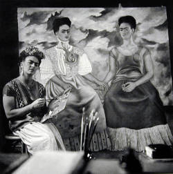 losetheboyfriend:  Frida Kahlo Painting “The