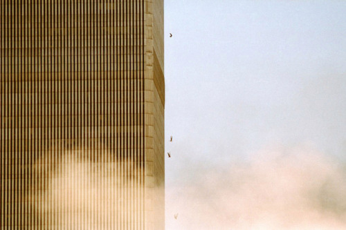 nakedspirits: thats-the-way-it-was: World Trade Center, New York City September 11, 2001 Photo: 