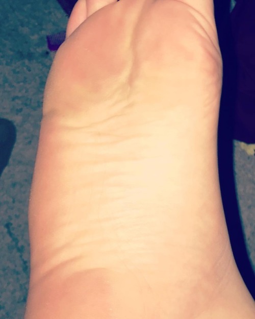 You’re all addicted to my soles #solelovers#instalongtoes #barefoot #size12 #succulenttoes