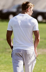 pruehalliwel:     (◡‿◡✿) i like your butt - kellan lutz    