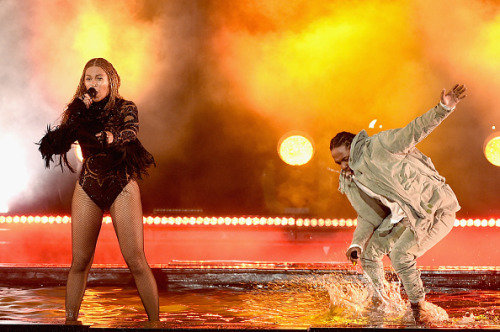 gettoponthephone:  Kendrick Lamar & Beyonce perform ‘Freedom’ - BET Awards 2016  Yaaaaaaaaaas