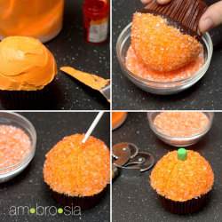 thecakebar:  How to Make Halloween Pumpkin Cupcakes