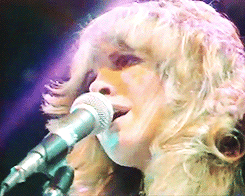 imogencreep:  the-baddest-witch:  Fleetwood Mac Rhiannon Live 1976  “So it’s