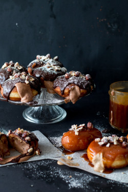 sweetoothgirl:    NUTELLA-RASPBERRY &amp; ESPRESSO-BANANA-CARAMEL DOUGHNUTS    