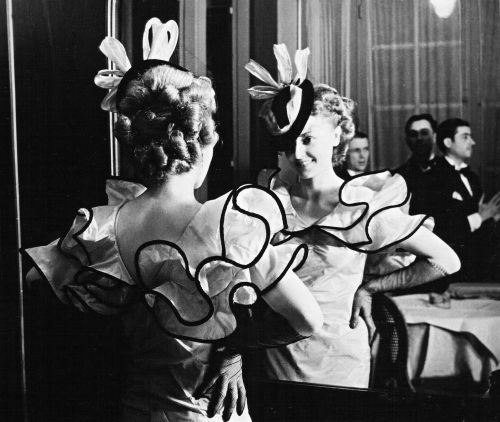 onlyoldphotography:  Brassaï: Haute couture soiree, Paris, 1935 