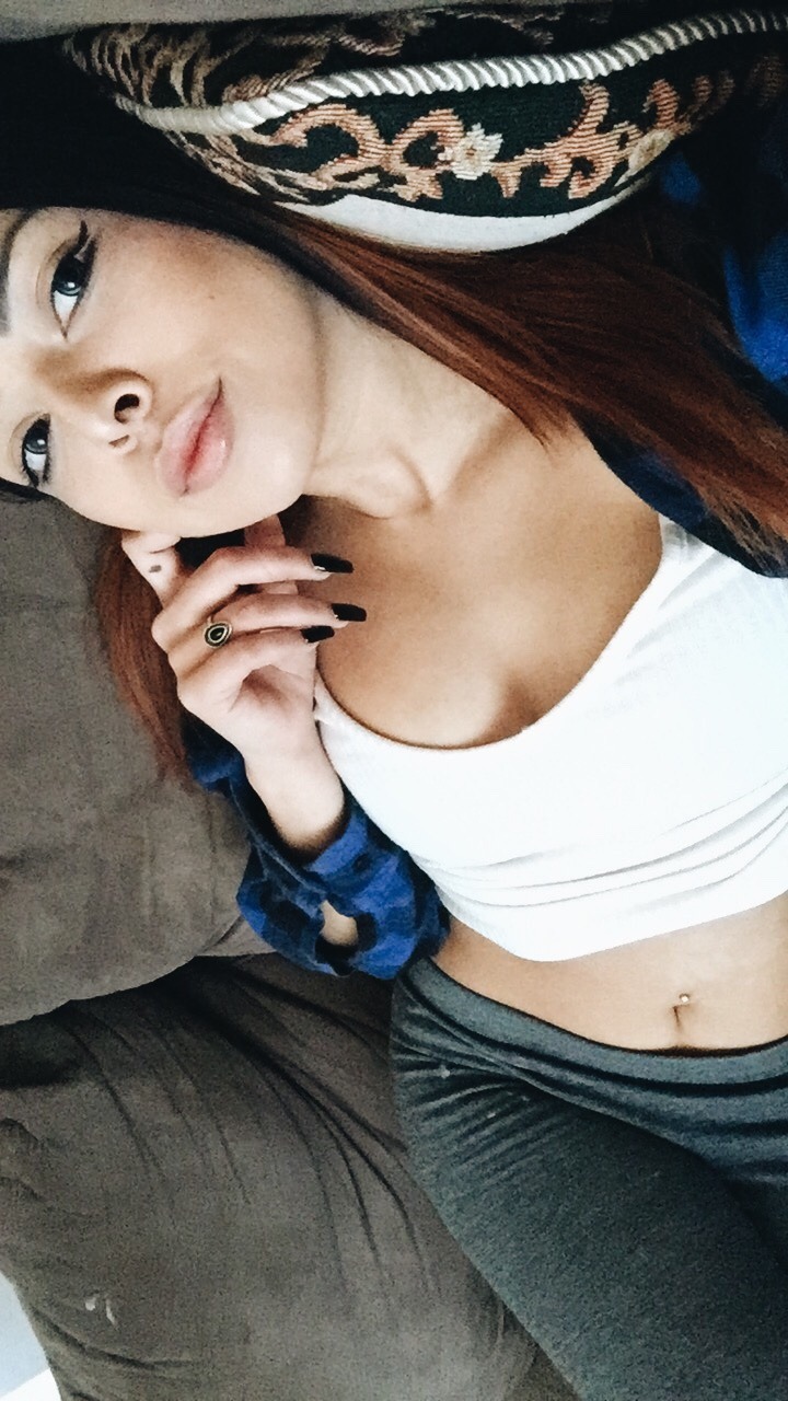 ttoshio:  Forever buying clothes but still stay wearing other people’s clothes…