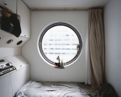 sad-plath: Noritaka Minami  , Nagakin Capsule Tower