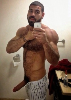 phillynig87:  #hairy #bigdick #sexy