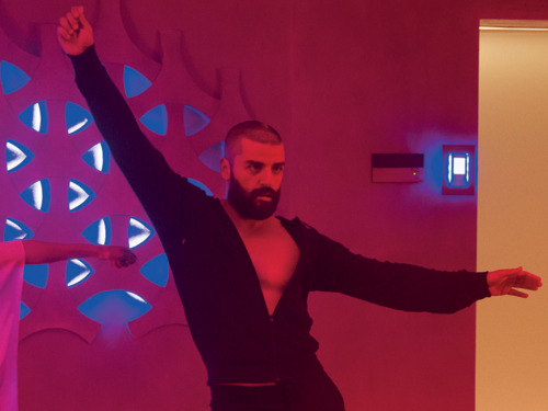 gayiconwaluigi: Oscar Isaac attends the “Manus x Ex Machina: Fashion In An Age Of Technology&