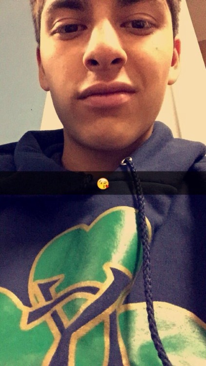 straightsnapchatguys:  Request: this is Fernando if you like what you see and wanna see more ,Make sure to follow me at straightsnapchatguys.tumblr.com And KEEP THE REQUESTS COMING :)  I think am in love ! 