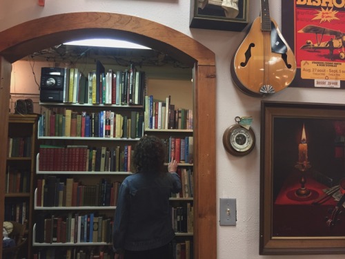 happykiwi:antique store treasures