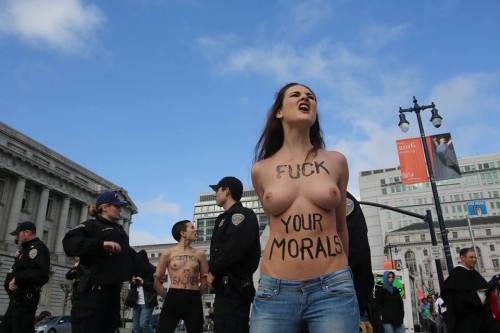 shivaswickedworld: Femen USA‬ disrupts David DeLeiden at San Francisco‬ ‎”Walk for Life&rd