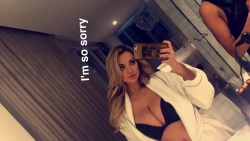 lindsey-pelas:  Lindsey Pelas black white