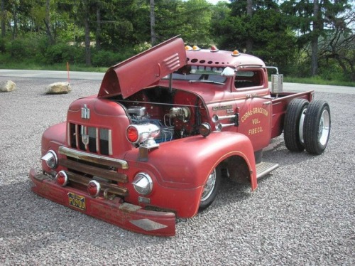 cloggo:  RATROD International Harvester RatRod  From HERE 