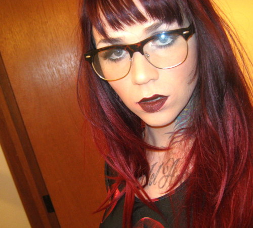 thegirlbornboy:  Loving this new color in my hair. What do you guys think? I’m so prone to sticking with black, but i might keep the faded red tones :)  