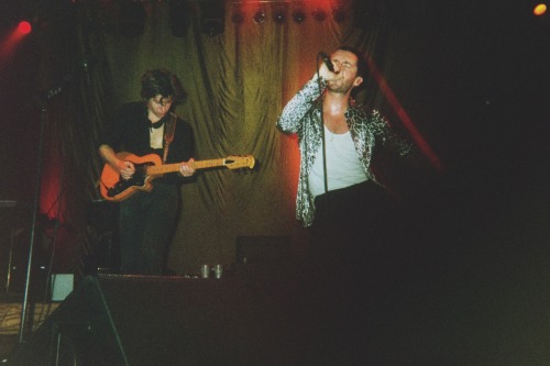 missmicastyles: Alex Turner and Miles Kane from barricade disposable  tlsp show Boston July 31