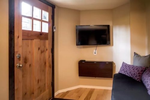 dreamhousetogo:  An AirBnB tiny house for rent in Seattle, WA https://www.airbnb.com/rooms/6482409 