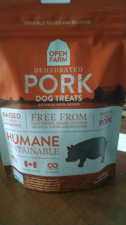 Open Farms now makes dog treats! They come in pork, beef, chicken, turkey, and cod. These treats and