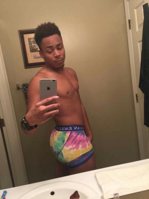 asskingz:  You deserve to see some ass today