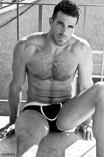 meniloveat5280:  Follow for over 95,000 examples of The Art of Man