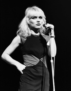 zombiesenelghetto:  Debbie Harry, photo by