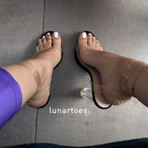 lunartoes: These heels make my toes irresistible ^^(DM me for orders)