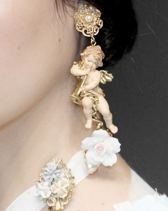 wink-smile-pout:  Dolce&amp;Gabbana Fall 2012 Details  