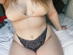 doyouwannapieceofme:  your local fat bitch