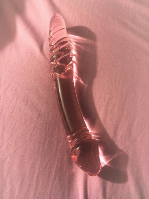 bornthiswayward:I loved myself today with the pinkest bath of my life and some great times with my perfect pink glass toy that came in the mail today from Dirtyberds store. 