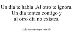 e-r-r-o-r-e-s:  i-feel-my-memories-fade-withtime:  weallforgotdear:  holi-mi-nombre-es-kramerina:  csm… siempre hace esa wea &gt;:c  Y tu eres tan estúpida que le sigues el juego. Cada vez que te ignora tu juras que no lo seguirás queriendo de la