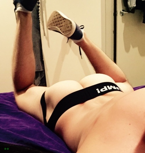 jockbrad:  Swimmers, wrestlers, football players / singlets, jockstraps, speedos and spandex!http://jockbrad.tumblr.com/