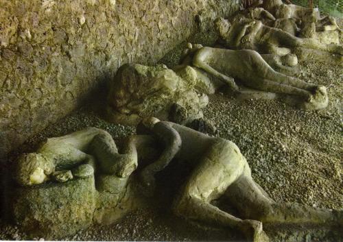 unexplained-events: shrrrr1mp: unexplained-events: Pompeii Casts of void  Does anyone remember t