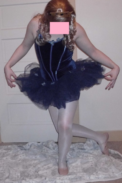 I am a sissy princess ballerina :)